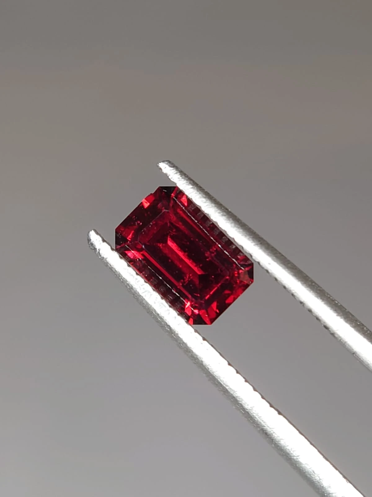 1.1ct Natural Emerald Faceted Rhodolite Garnet from Tanzania — view 4